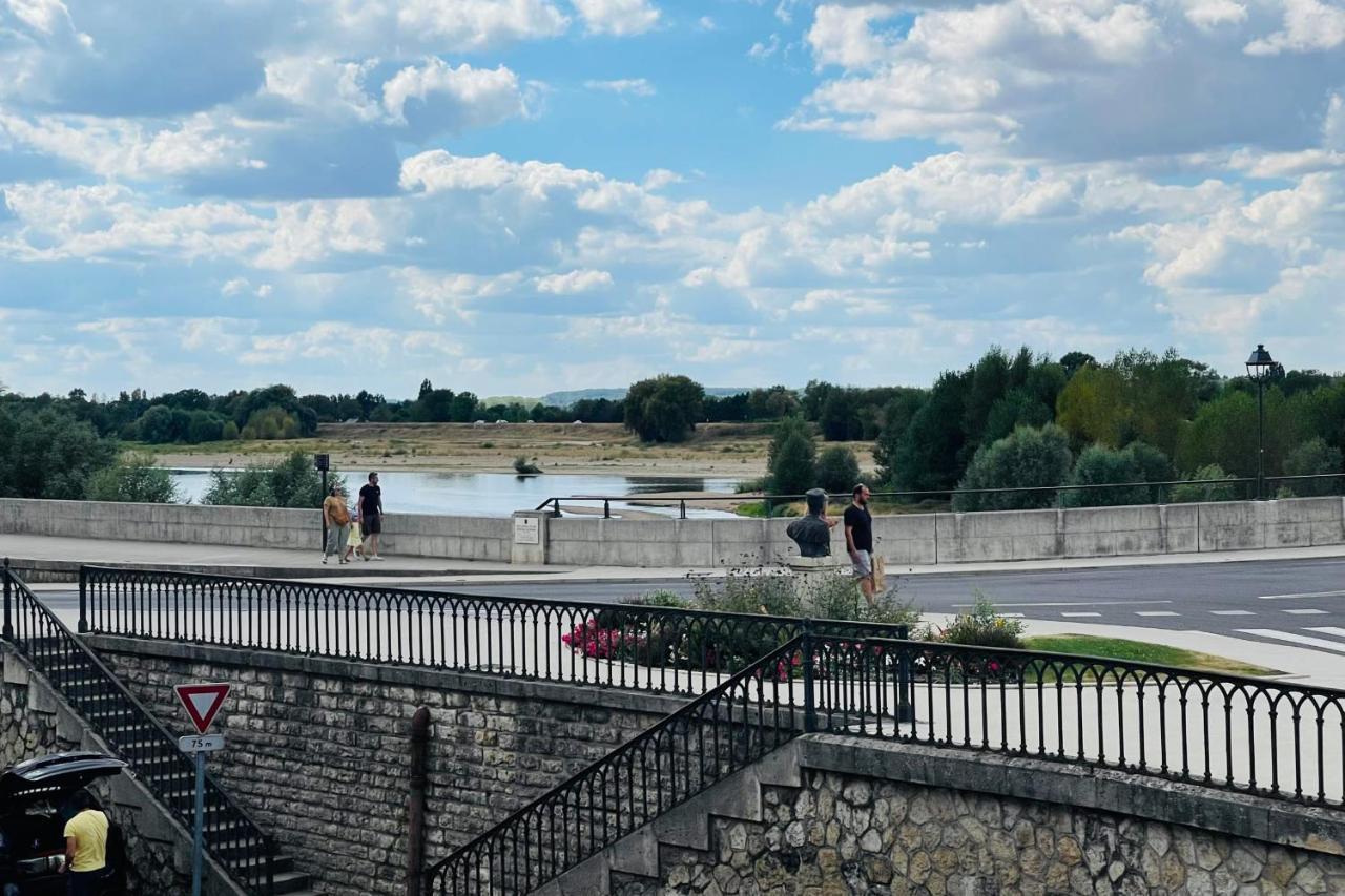 Splendid Apartment At The Foot Of The Castle Of Amboise - View Of The Loir ภายนอก รูปภาพ